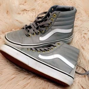 High top Vans ★